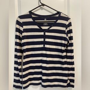 ✨ 4/$20 ✨ Versona navy & heather grey top